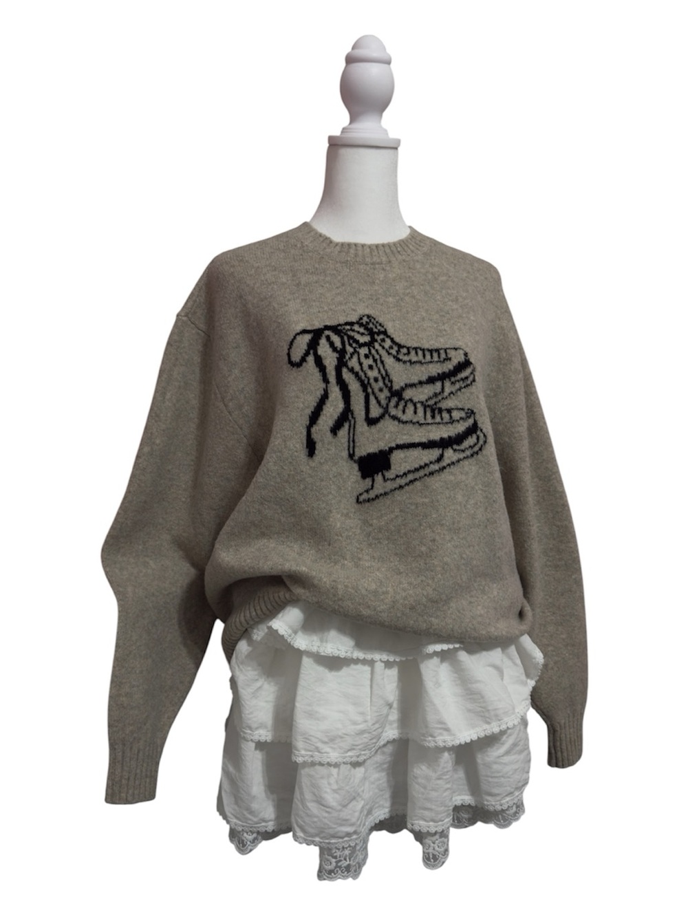 Hollister Taupe Crewneck Sweater Ice Skates Graphic Brown Top Winter Fall Outfit